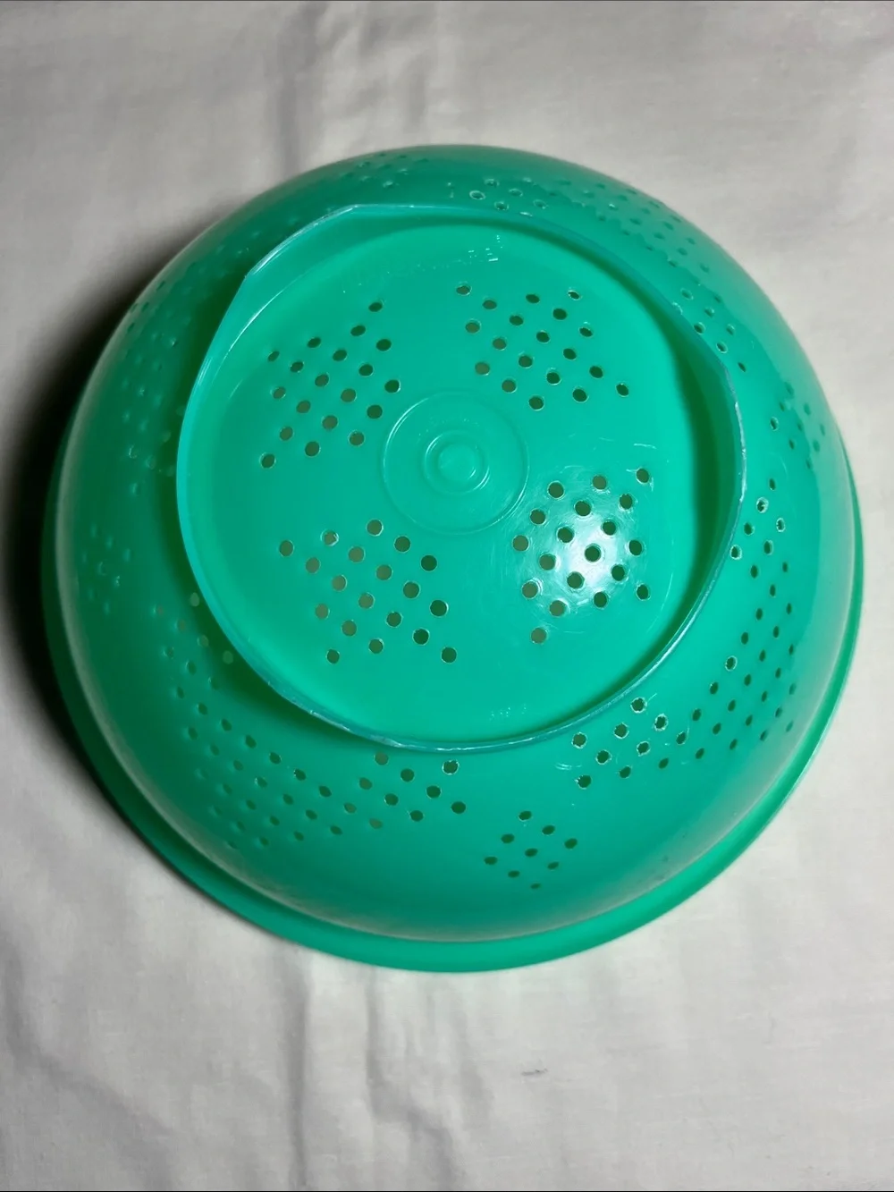 Tupperware VTG Green Plastic Colander